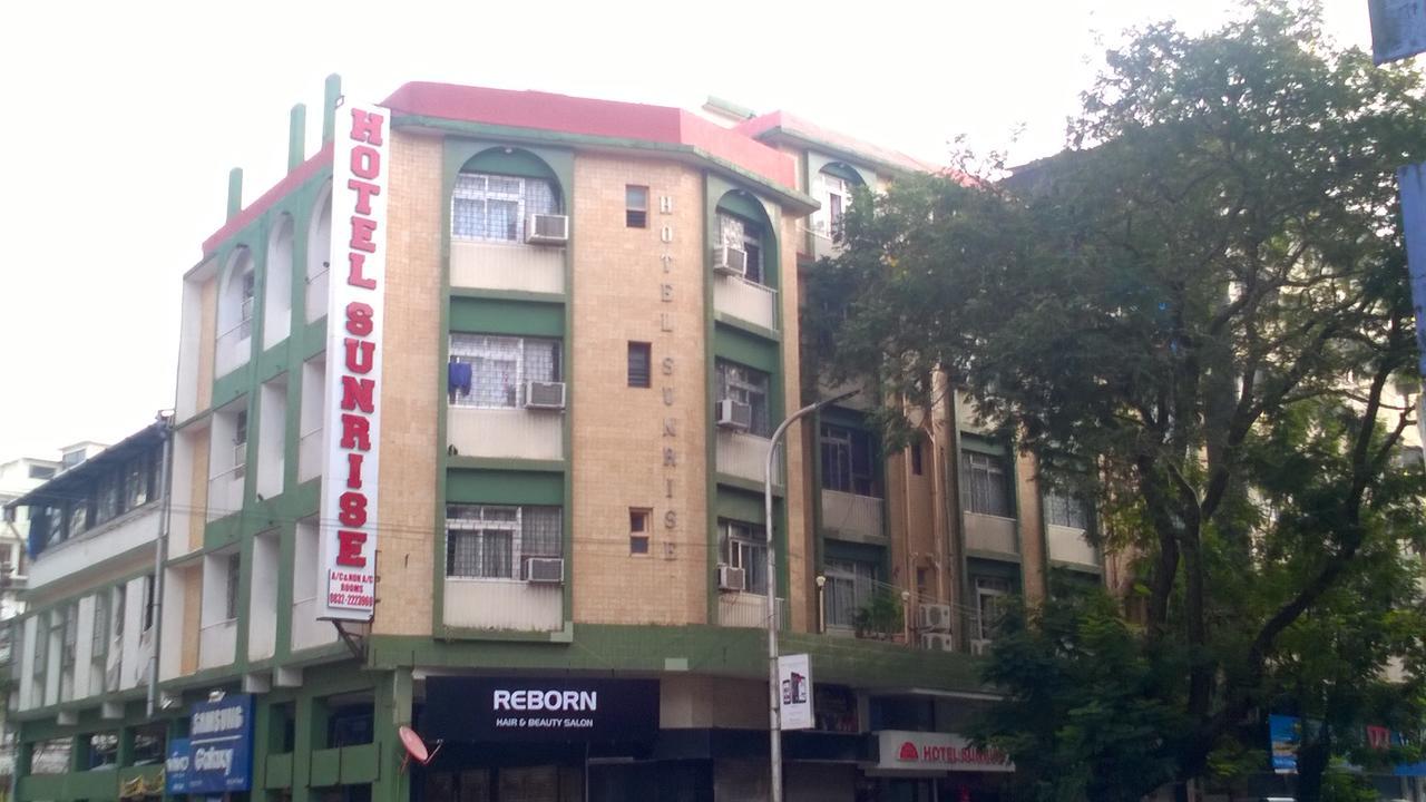 Hotel Sunrise Панаджи Екстериор снимка